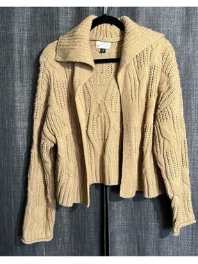 Universal thread collared chunky knit camel colored cardigan